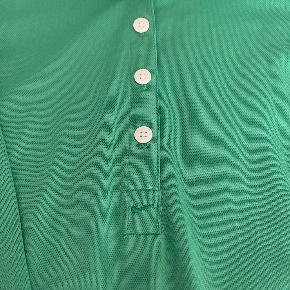 Nike Golf Tour Performance green long sleeve women’s medium - Picture 3 of 4